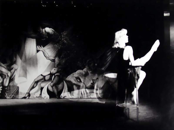Theatre de travesti Paris a München